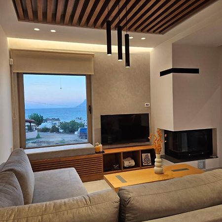 Calm & Dreamy Luxury Apts Pírgos エクステリア 写真