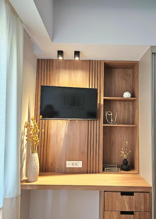 Calm & Dreamy Luxury Apts Pírgos エクステリア 写真