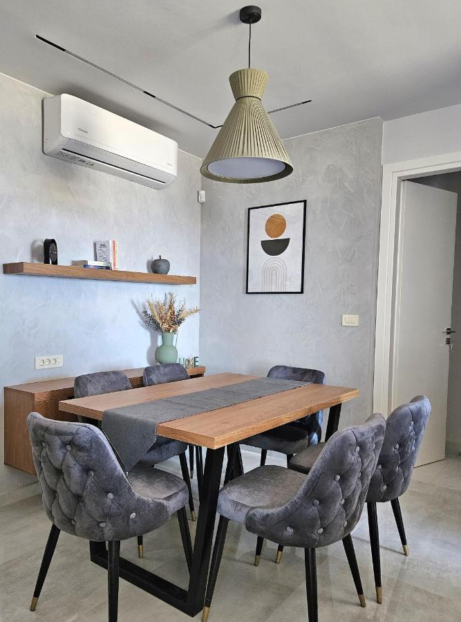 Calm & Dreamy Luxury Apts Pírgos エクステリア 写真