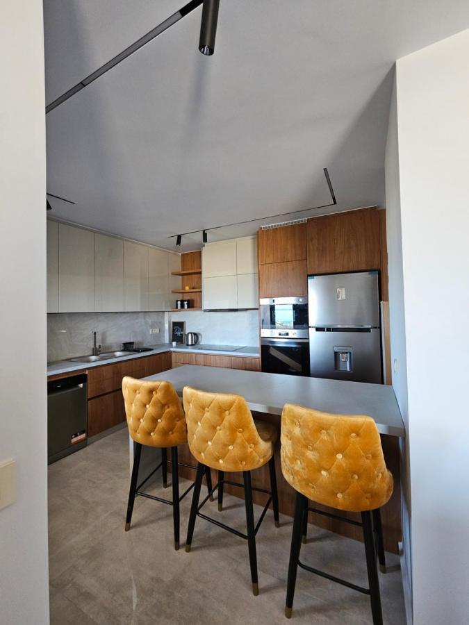 Calm & Dreamy Luxury Apts Pírgos エクステリア 写真