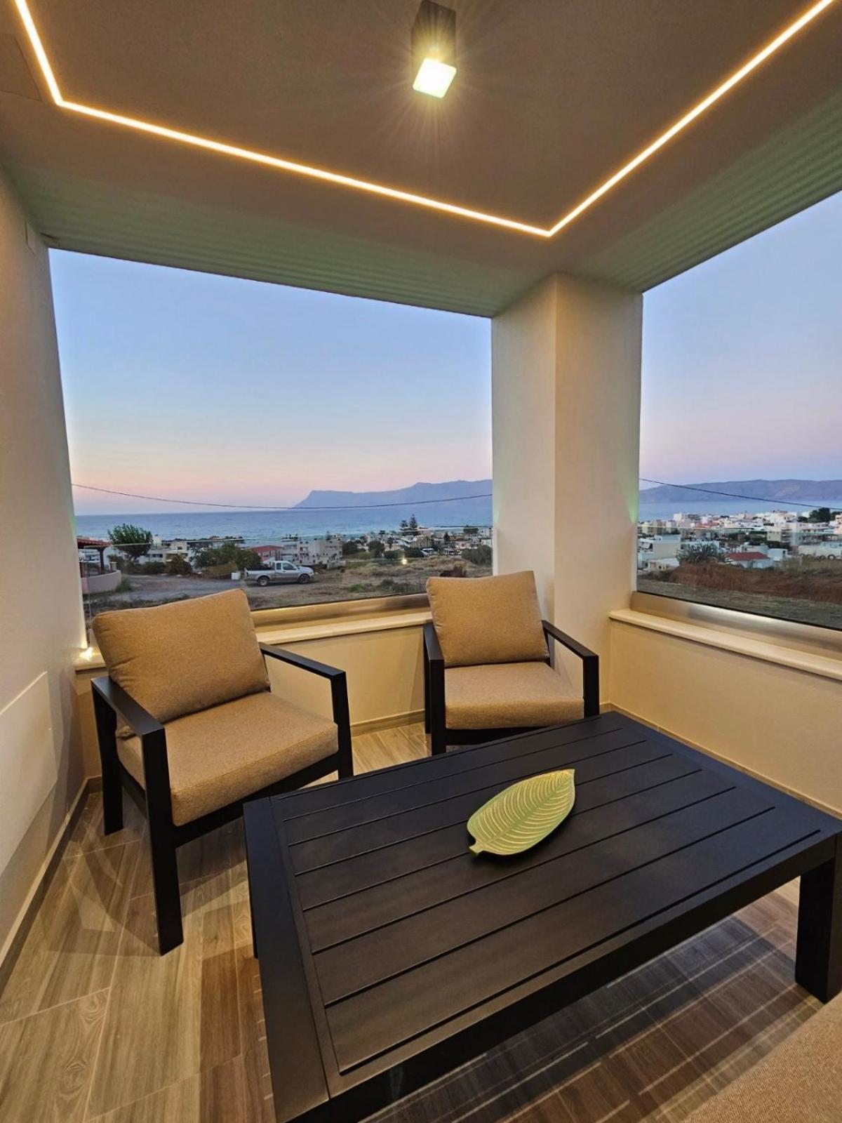 Calm & Dreamy Luxury Apts Pírgos エクステリア 写真