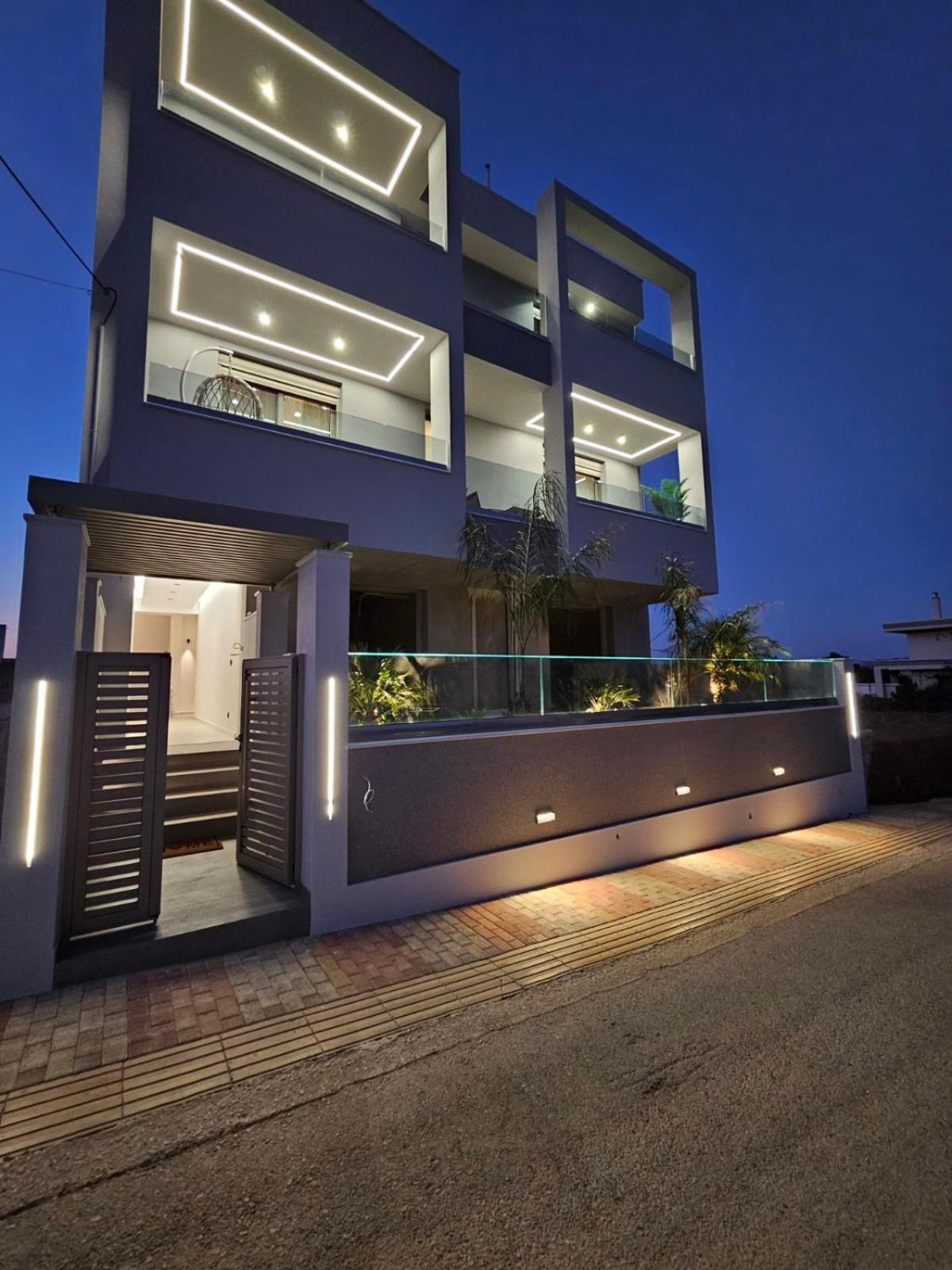 Calm & Dreamy Luxury Apts Pírgos エクステリア 写真